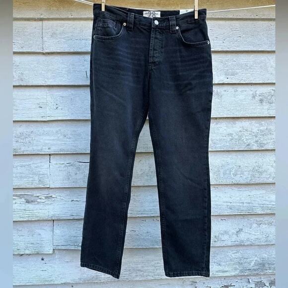 FREE PEOPLE BLACK JEANS CRVY SIREN LOW RISE
STRAIGHT SZ 28s - Picture 1 of 6